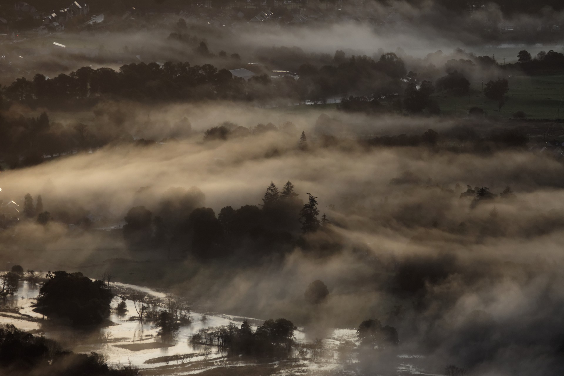 A mist over the Callender area. Photo: Jakub Orłowski